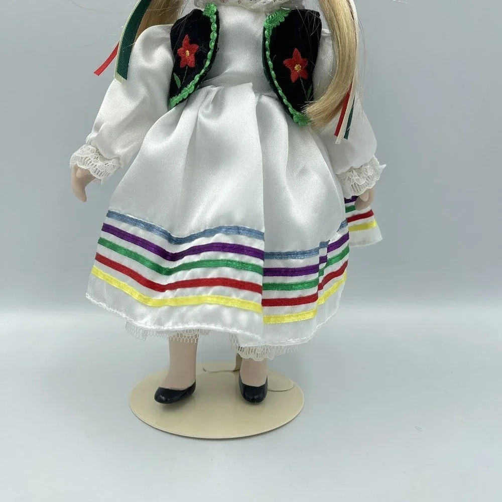 Royalton Porcelain Doll 1998 Wanda Storybook Doll Hand Painted Poland 10 Inches